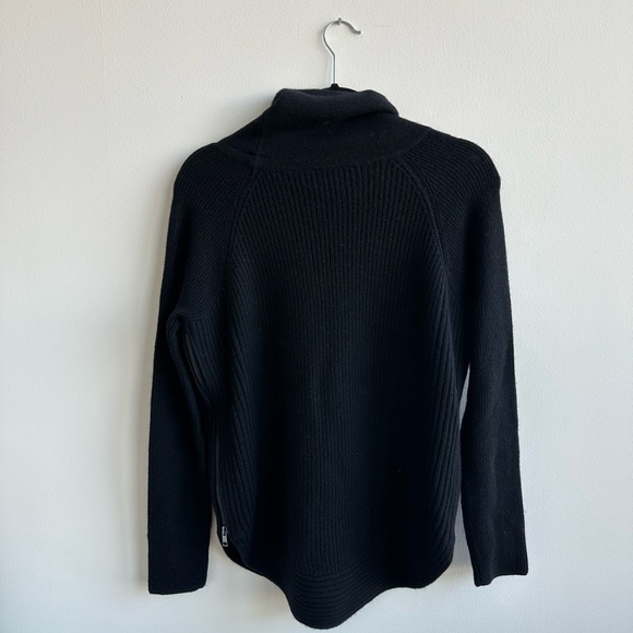 VINCE  Turtleneck Sweater - Picture 1 of 9